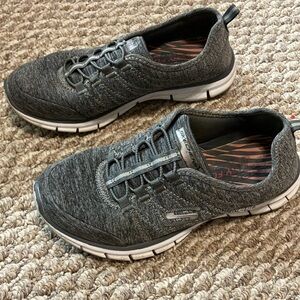 Skechers Size 6 Women’s Grey Memory Foam Sneakers